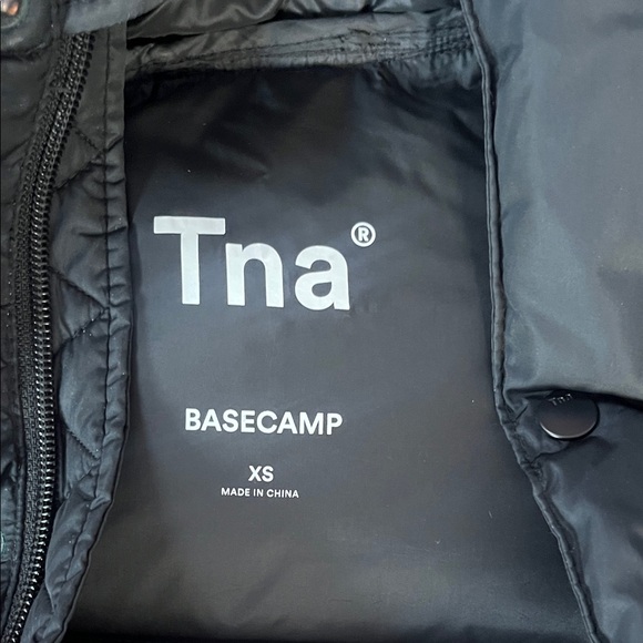 TNA ARITZIA BASECAMP PUFFER JACKET - Picture 2 of 4